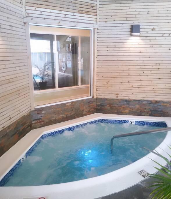 Cozy French Style Villa- 3 Bed-Casino-Pools-Jacuzzi Norwich Eksteriør bilde
